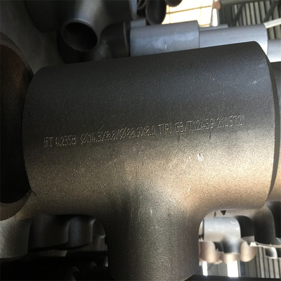 อุปกรณ์ท่อ Tee เท่ากับ ASTM A234 WPB Butt Weld Reducing Tee Customized