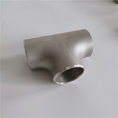 ASME B16.9 DN50 เหล็กกล้าคาร์บอน Tees ไม่มีรอยต่อ ASTM A234 WPB Equal Tee Pipe Fitting